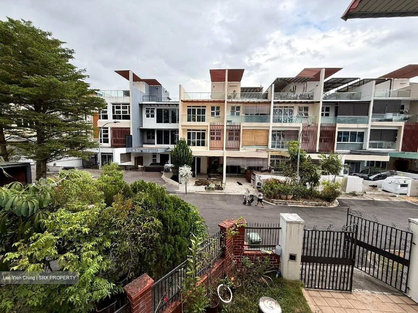 Highland Road (D19), Terrace #588383351